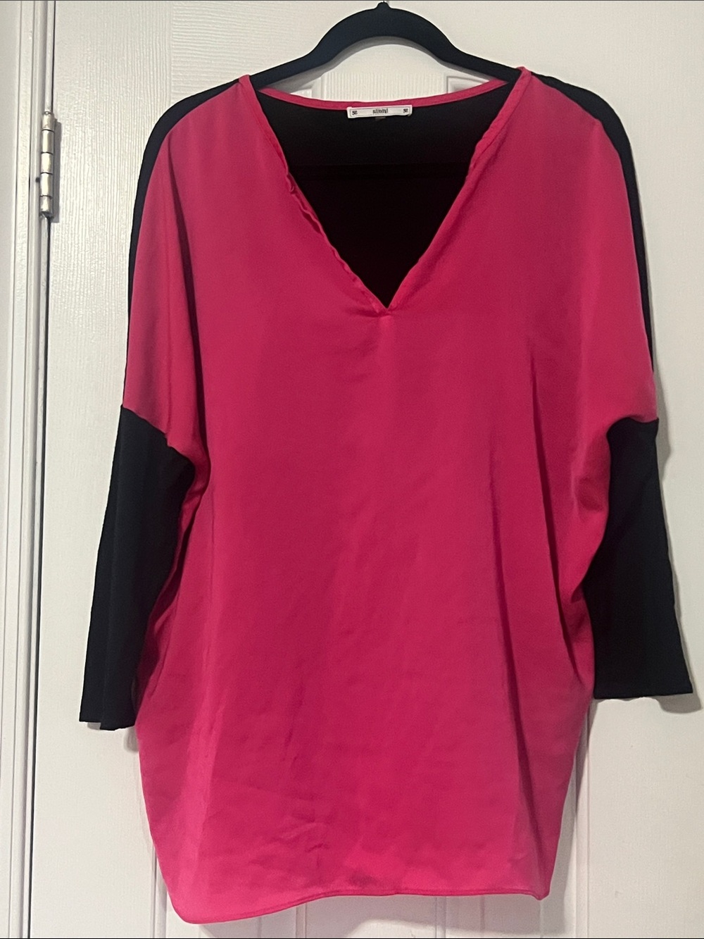 Sioni Magenta V-Neck Tunic with Black Sleeve Panels